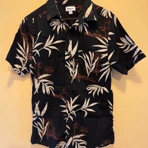 Haggar Men's Black and Brown Leaf Print Shirt